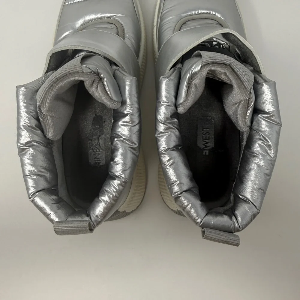 Nine West WNTUMBLE3 Silver Metallic Puffer Boot Sneakers Womens 7M Quilted Strap